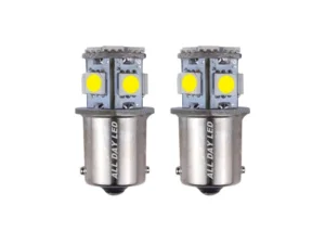 BA15S LED lamp wit 5700K - geschikt voor 24 volt gebruikt - interieurverlichting voor vrachtwagen, camper en meer - met 8 SMD LED's - EAN: 7448150152133