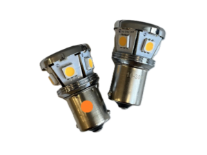 BA15S LED lampen set ORANJE - lamp met 15mm bajonet aansluiting voor 12 en 24 volt - single functie lamp voor auto, vrachtwagen, aanhanger, camper, tractor en meer - EAN: 5414184658561