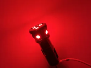 BA15S LED lampen set ROOD - lamp met 15mm bajonet aansluiting voor 12 en 24 volt - single functie lamp voor auto, vrachtwagen, aanhanger, camper, tractor en meer - EAN: 5414184377615