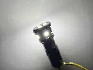 BA15S LED lampen set XENON WIT - lamp met 15mm bajonet aansluiting voor 12 en 24 volt - single functie lamp voor auto, vrachtwagen, aanhanger, camper, tractor en meer - EAN: 5414184883604