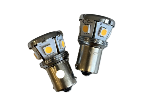 BA15S LED lampen set XENON WIT - lamp met 15mm bajonet aansluiting voor 12 en 24 volt - single functie lamp voor auto, vrachtwagen, aanhanger, camper, tractor en meer - EAN: 5414184883604