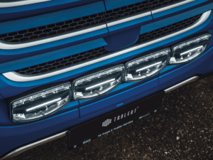 DAF CF truck with 4 LED lamps mounted in the front grille - EAN: 8720364581015